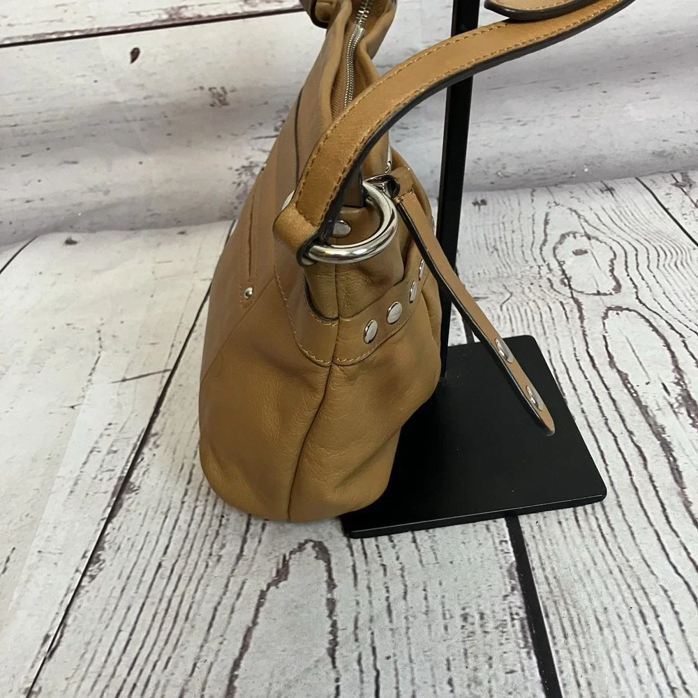 B‎ Makowsky Handbag Leather Crossbody Brown Silver Hardware Zip Closure Tan